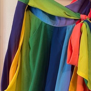 Colorful skirt with belt and split